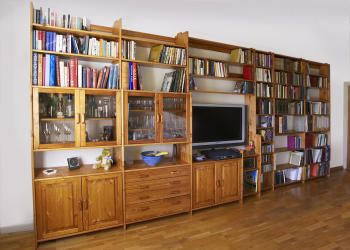 1 kleines Büro gelaugt mit PC u Schreibtisch : Kiefer - Holz mit